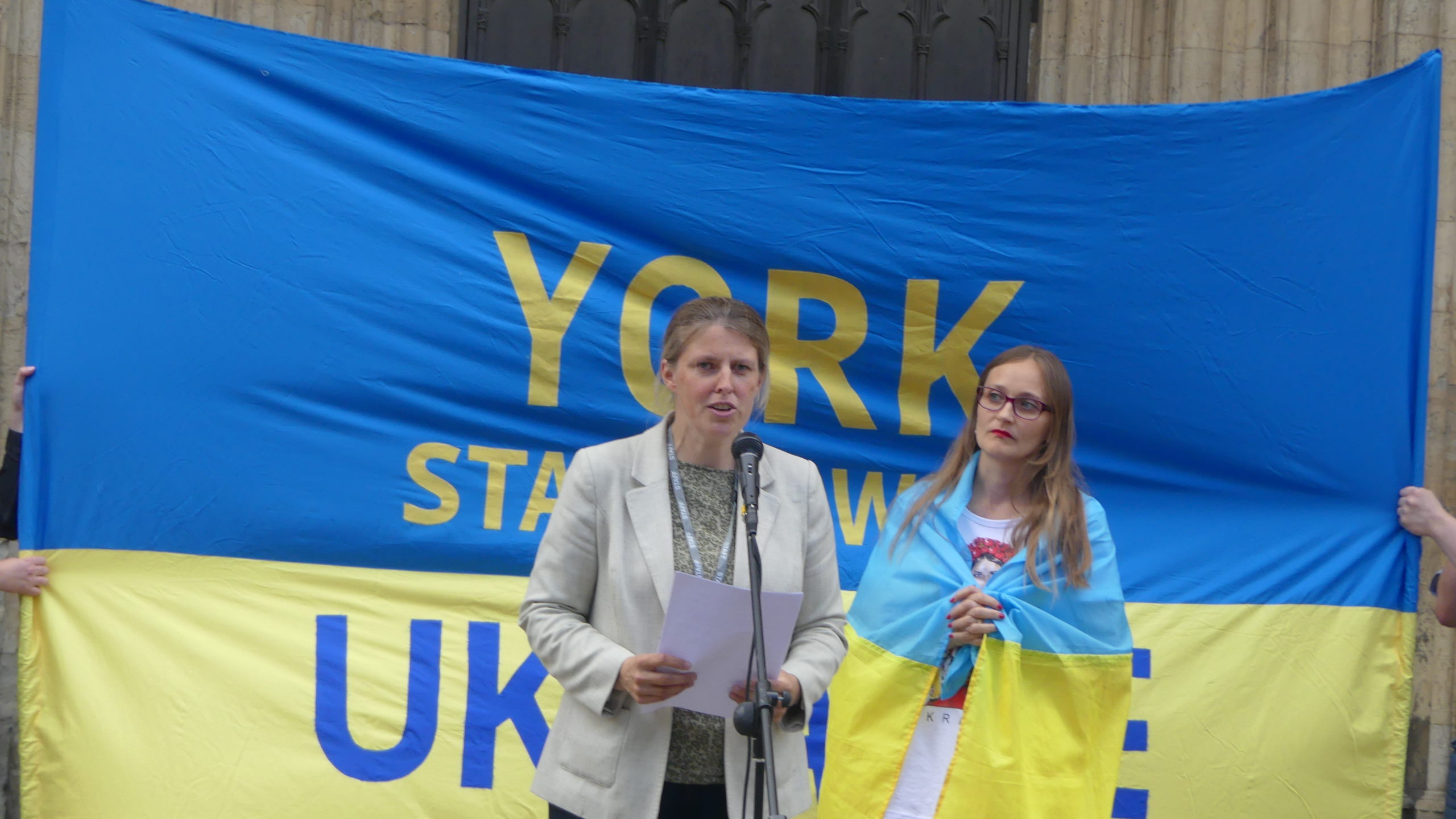 Rachael Maskell MP speaking outside York Minster for Ukraine Independence Day